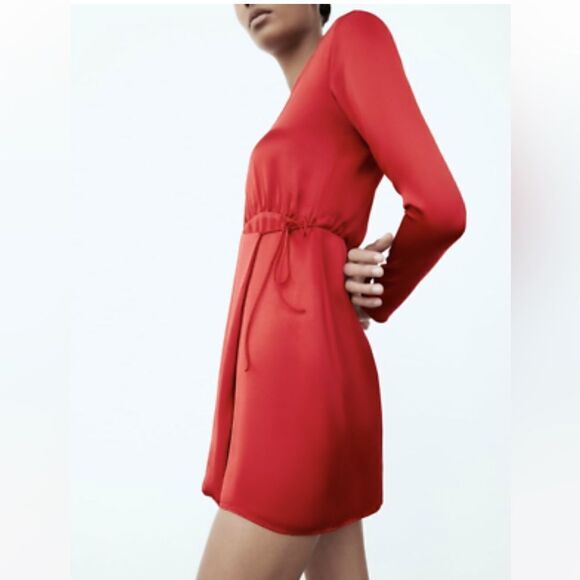 New with tags ZARA RED NEW SATIN EFFECT WRAP DRESS SHORT BRIGHT
RED size M - Picture 4 of 11